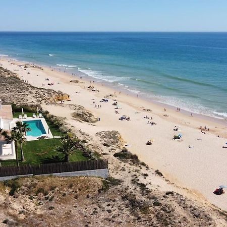 Charming Beachside Apartment- The Perfect Getaway! Albufeira Esterno foto