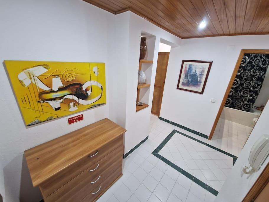 Charming Beachside Apartment- The Perfect Getaway! Albufeira Esterno foto